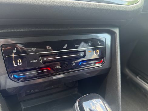 Used 2022 Volkswagen Tiguan SEL R-Line AWD/4WD image 19