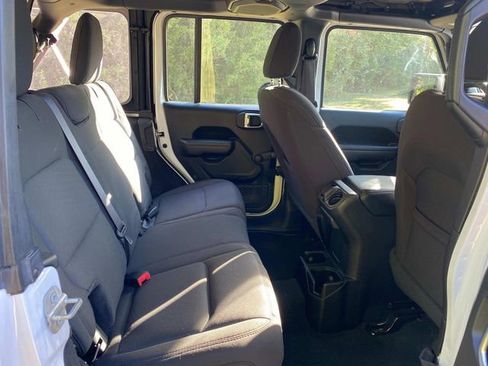 Used 2023 Jeep Wrangler Sport image 33