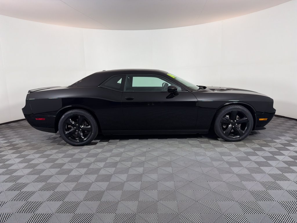 Used 2014 Dodge Challenger R/T w/ Blacktop Package RWD image 2