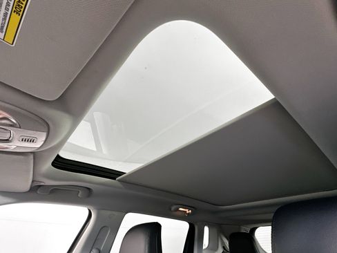 Used 2022 Jeep Compass Latitude w/ Sun and Sound Group image 21