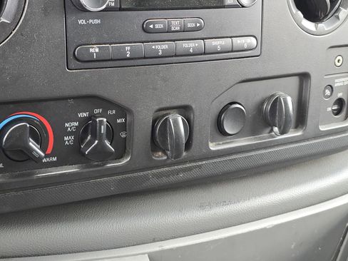 Used 2019 Ford E-350 and Econoline 350 Super Duty w/ Power Windows & Locks Group image 21