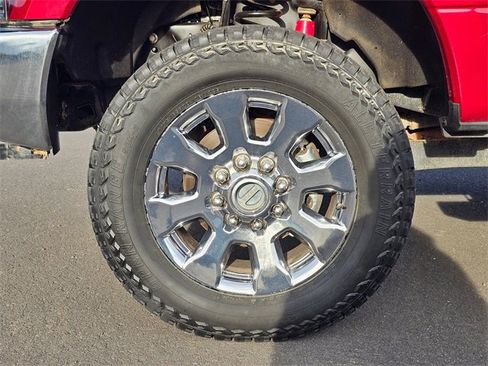 Used 2017 Ford F250 Lariat w/ Chrome Package image 8