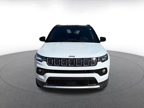 Used 2025 Jeep Compass Limited image 4