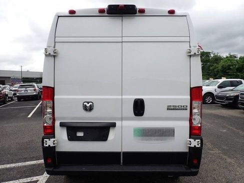 Used 2024 RAM ProMaster 2500 w/ Convenience Group FWD image 5