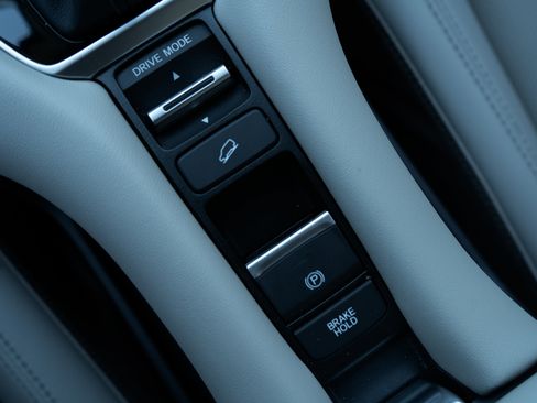 Used 2026 Honda HR-V EX-L image 28