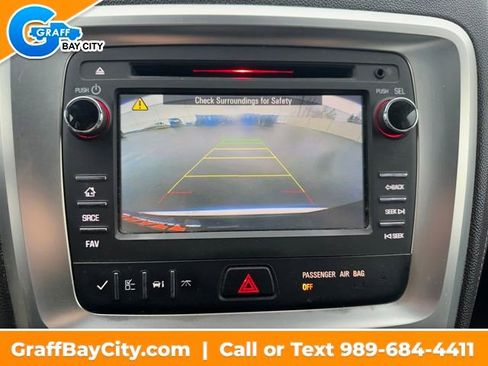 Used 2014 GMC Acadia SLE image 19