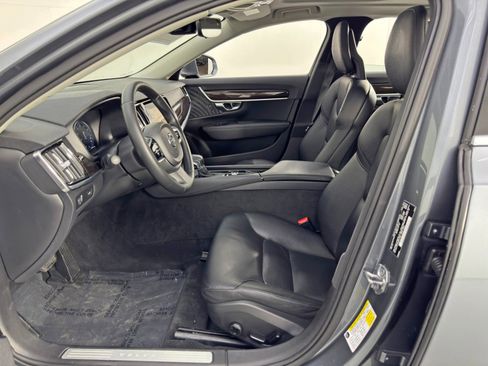 Used 2017 Volvo S90 T5 Momentum w/ Convenience Package image 16