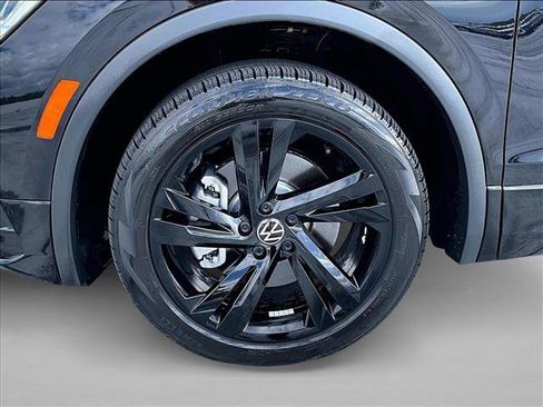 Used 2024 Volkswagen Tiguan SE R-Line FWD image 10