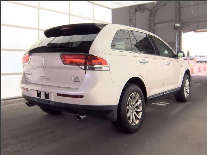 Used 2015 Lincoln MKX AWD w/ Equipment Group 102A image 2