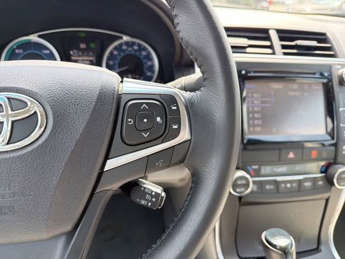Used 2015 Toyota Camry XLE w/ Moonroof Package image 30
