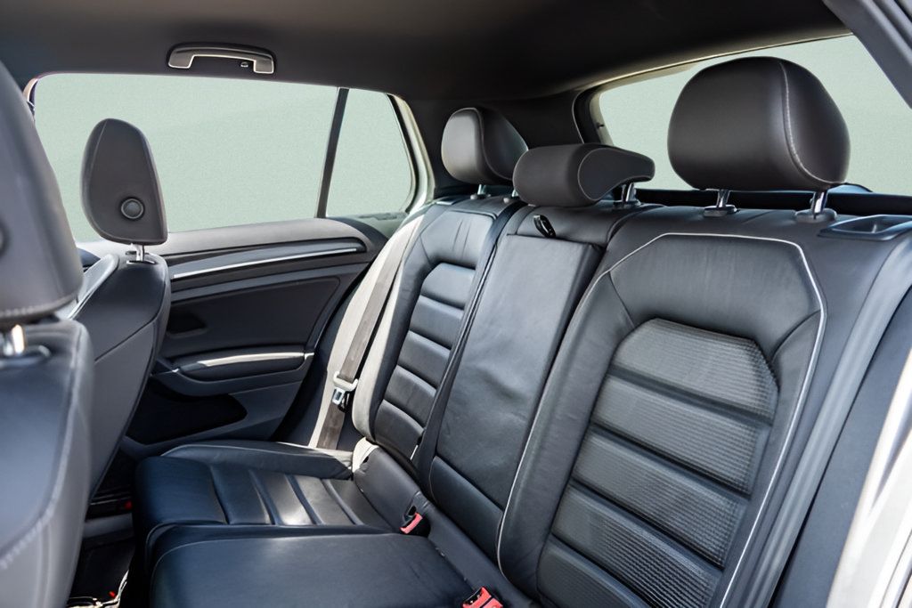 Used 2019 Volkswagen Golf R 4-Door AWD/4WD image 14