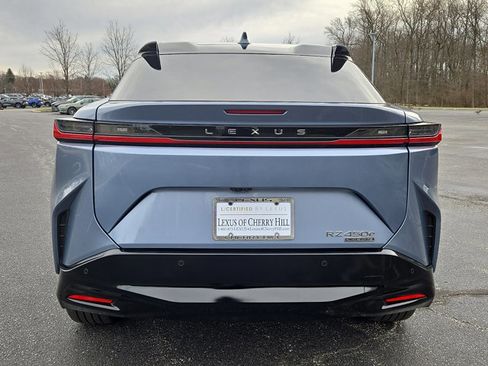 Used 2025 Lexus RZ 450e image 5
