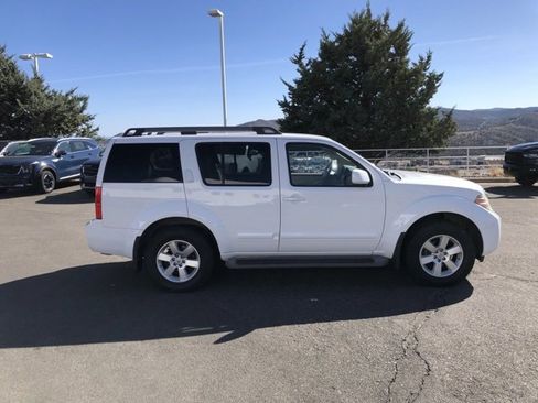Used 2012 Nissan Pathfinder SV image 6