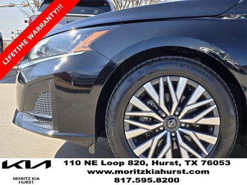 Used 2024 Nissan Altima 2.5 SV image 14