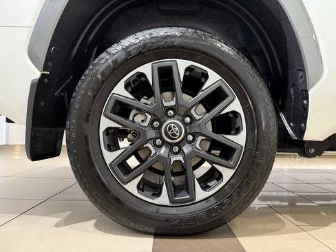 Used 2024 Toyota Tundra Limited AWD/4WD image 9