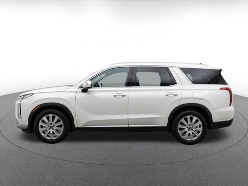 Used 2025 Hyundai Palisade SEL FWD image 4