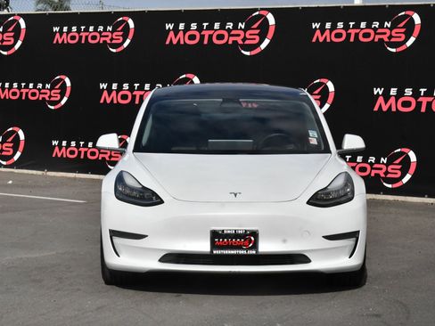 Used 2020 Tesla Model 3 Standard Range RWD image 2