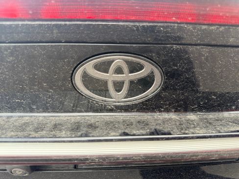 Used 2025 Toyota Prius Plug-In Hybrid FWD image 22