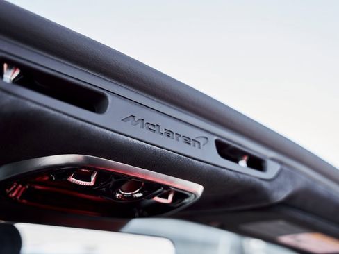 Used 2025 McLaren Artura Spider image 71