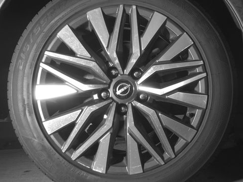 Used 2025 Nissan Altima 2.5 SV FWD image 15