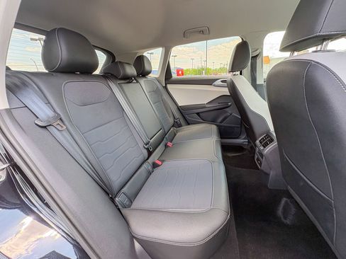 Used 2025 Volkswagen Taos SE FWD image 26