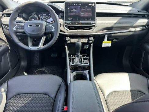 New 2026 Jeep Compass Latitude AWD/4WD image 5