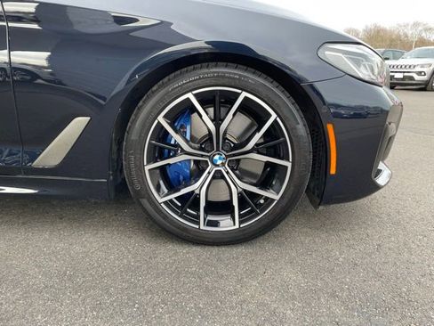 Used 2023 BMW M550i xDrive w/ Dynamic Handling Package image 37