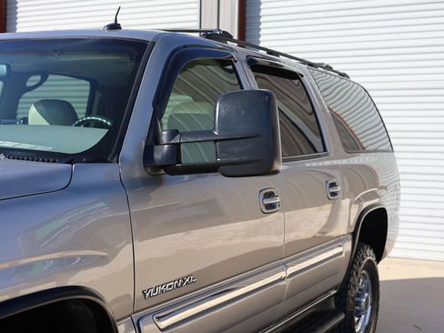 Used 2002 GMC Yukon XL 2500 SLT image 17