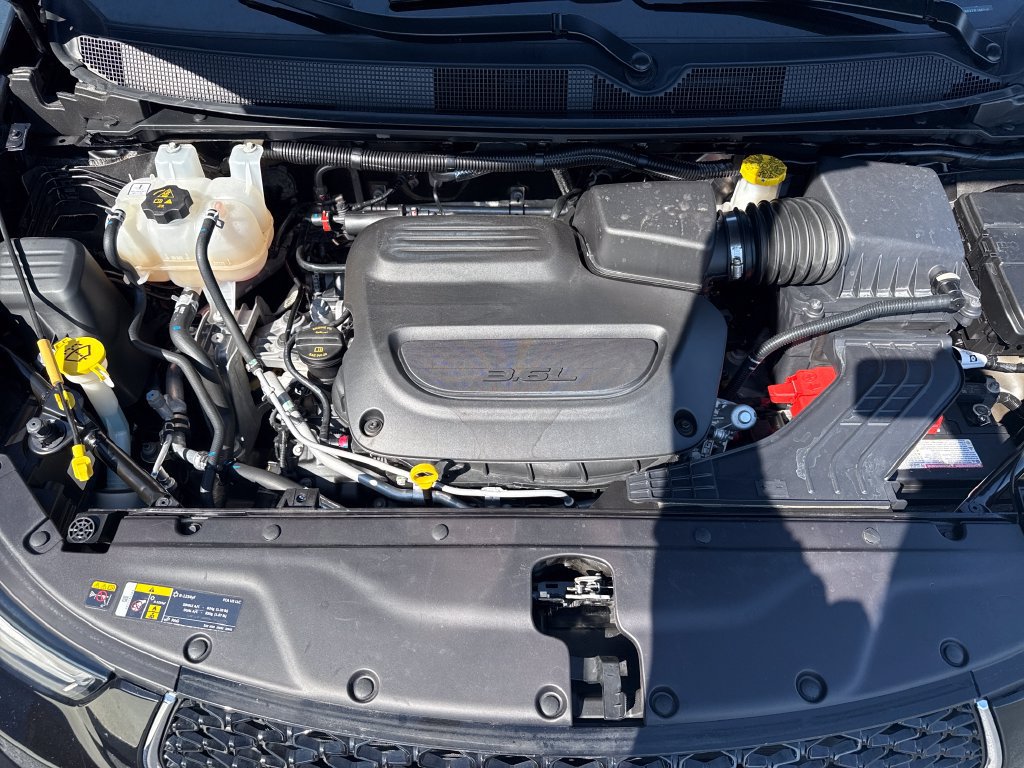 Used 2026 Chrysler Pacifica Select FWD image 25