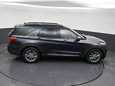 Used 2022 Ford Explorer XLT w/ Equipment Group 202A RWD image 15