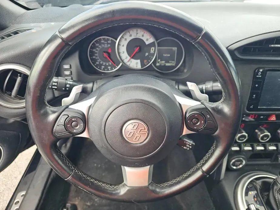 Used 2020 Toyota 86 RWD image 10