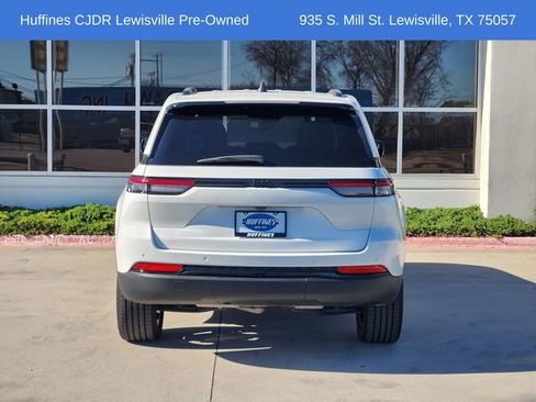 Used 2023 Jeep Grand Cherokee Altitude image 6