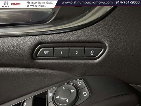 Used 2021 Buick Enclave Avenir w/ Avenir Technology Package image 18