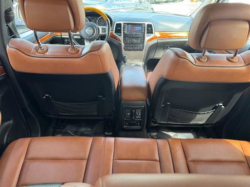 Used 2013 Jeep Grand Cherokee Overland image 20