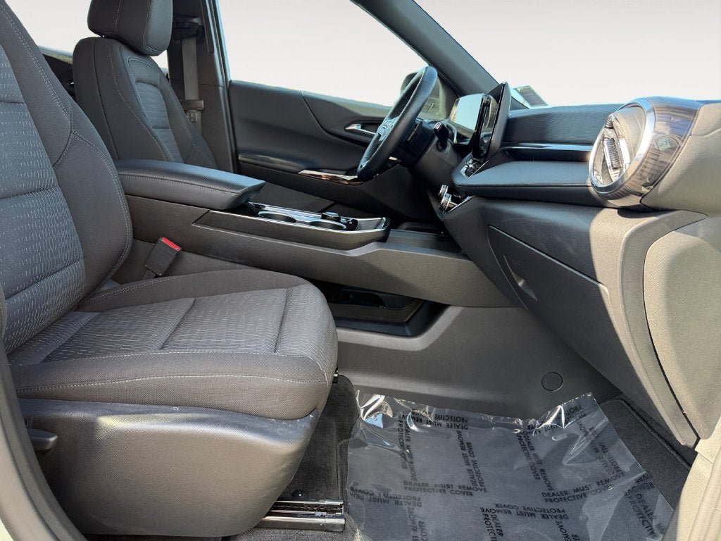 Certified 2026 Chevrolet Equinox LT AWD/4WD image 24