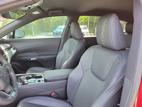 Used 2025 Lexus RX 350 FWD w/ Technology Package image 20