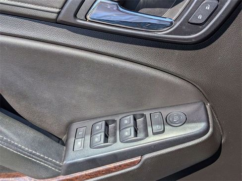 Used 2019 GMC Yukon SLE w/ SLE Value Package image 16