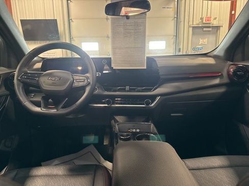 Used 2025 Chevrolet Equinox RS image 23