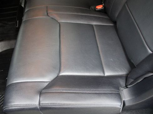 Used 2020 Toyota Tundra SR5 w/ SR5 Leather Package image 18