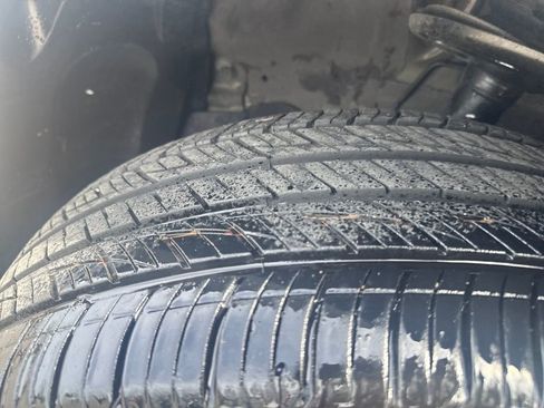 Used 2024 Nissan Pathfinder SL FWD image 30