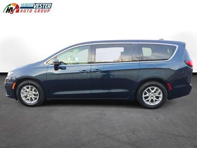 Used 2024 Chrysler Pacifica Touring-L