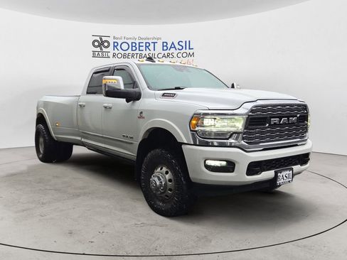 Used 2023 RAM 3500 Limited image 7