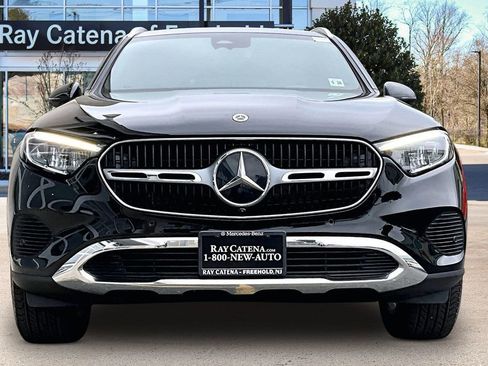 Used 2023 Mercedes-Benz GLC 300 4MATIC image 3