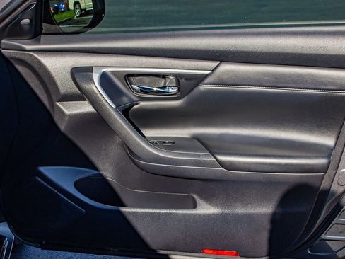 Used 2017 Nissan Altima 3.5 SL w/ 3.5SL Technology Package image 20