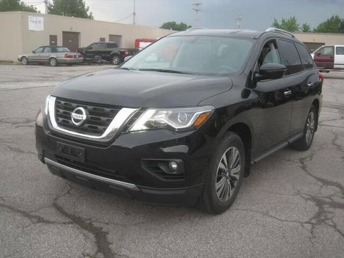 Used 2017 Nissan Pathfinder SV w/ SV Cold Weather Package image 1