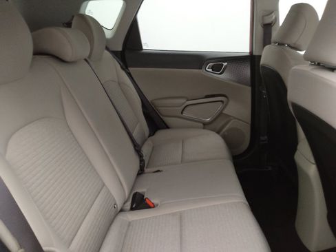 Used 2021 Kia Soul S image 19