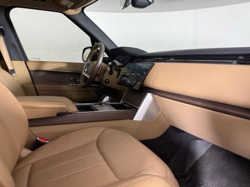 Used 2025 Land Rover Range Rover SE AWD/4WD image 34