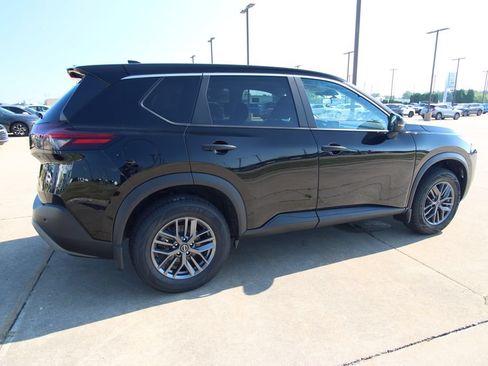 Used 2023 Nissan Rogue S AWD/4WD image 5