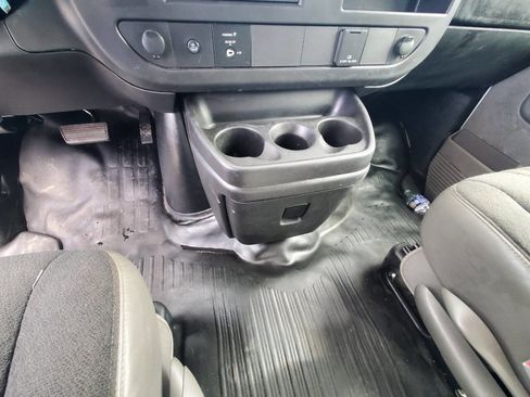 Used 2025 GMC Savana 2500 w/ Driver Convenience Package image 12