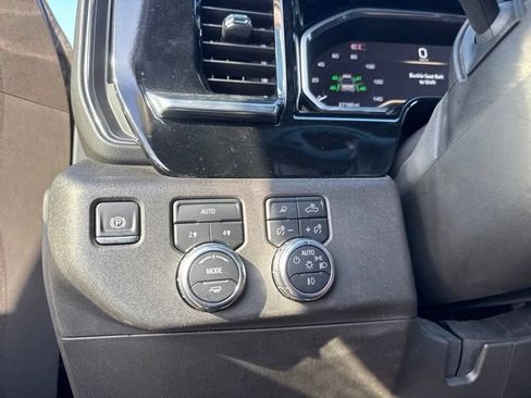 Used 2025 GMC Sierra 1500 Elevation w/ Preferred Package AWD/4WD image 19